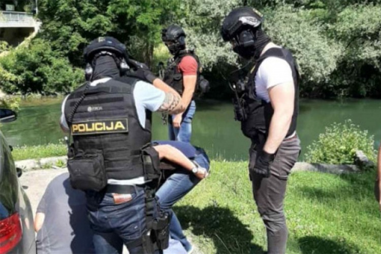 Pet uhapšenih u akciji 