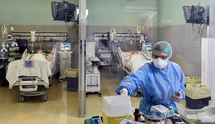 Petak rekordni dan s 274.000 novozaraženih koronavirusom