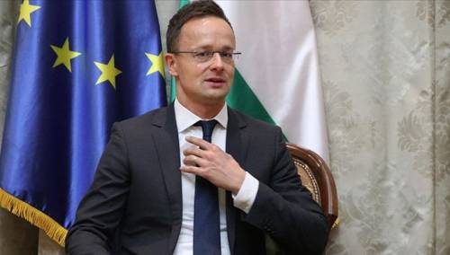 Peter Sijarto u posjeti BiH, uručuje donaciju PCR testova