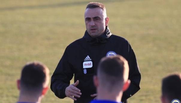 Petev na utakmicama Ukrajine i Francuske