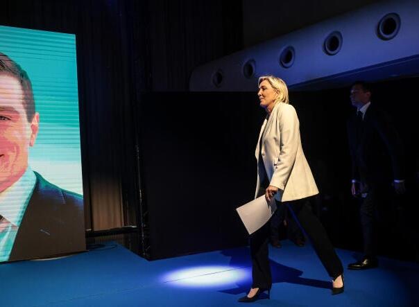Peticija diplomata: Ekstremna desnica prijetnja Francuskoj i Evropi