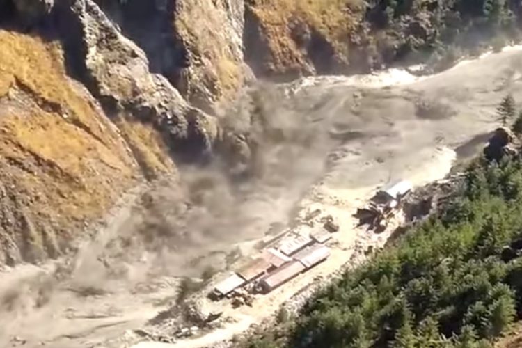 Petnaestero mrtvih i više od 160 nestalih u odronu ledenjaka u Indiji