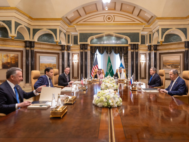 Petorica izaslanika: Koga su Trump i Putin poslali u Saudijsku Arabiju?