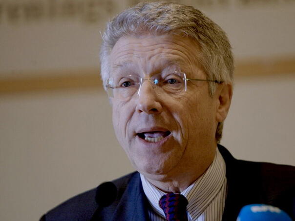 Petritsch: Uz pomoć Dodika osnovani Sud i Tužilaštvo BiH