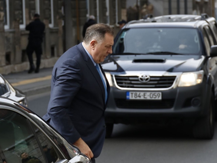 Petronijević predlaže Dodiku: Schmidta udariti pravno sa svih strana