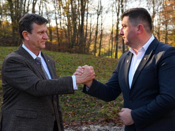 Petrović: Ukoliko pobijedi SNSD, možemo da motamo kablove i sviramo kraj