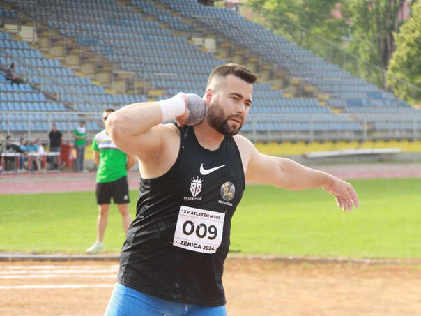 Pezer prvi put ove sezone bacio preko 21 metar i na otvorenom te pobijedio u Zenici