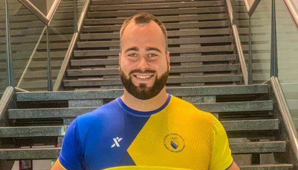 Pezer: S ponosom sam pored srca nosio grb svoje domovine