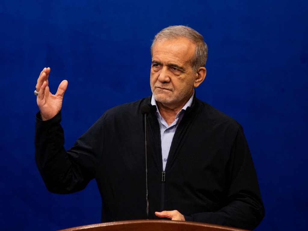 Pezeshkian: Iran neće dozvoliti "neprijateljima" da zauzmu njegovu teritoriju