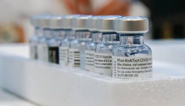 Pfizer i BioNtech na putu da u roku isporuče vakcine EU