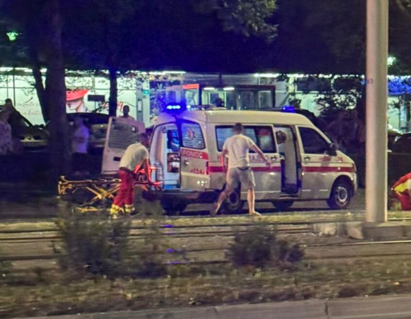 Pijan s poništenom vozačkom vozio mladića na krovu, određen mu pritvor