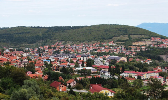 Pijan vozio ukraden auto pa ignorisao policijsku patrolu