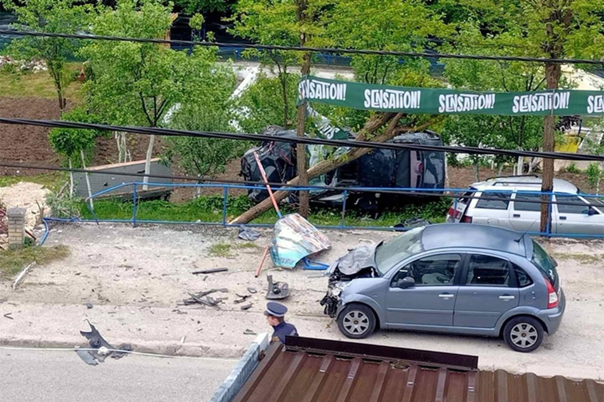 Pijani vozač u Šipovu automobilom probio ogradu i uletio u kuću