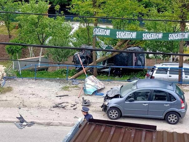 Pijani vozač u Šipovu automobilom probio ogradu i uletio u kuću