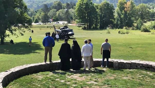Piloti odbili da prevezu patrijarha Porfirija i mitropolita Joanikija na Cetinje