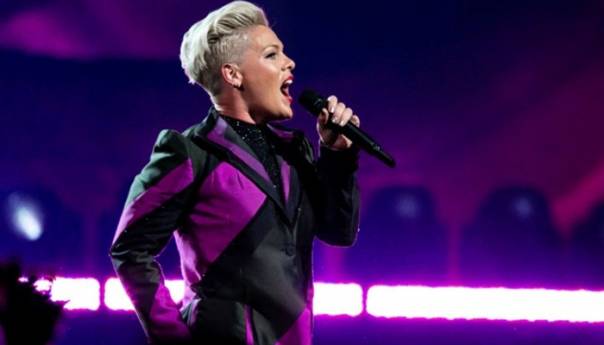 Pink donira 500.000 dolara za borbu protiv požara u Australiji