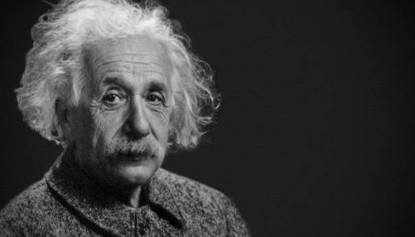 Pismo Einsteina u kom je napisao E=mc2 prodato za 1,2 miliona dolara
