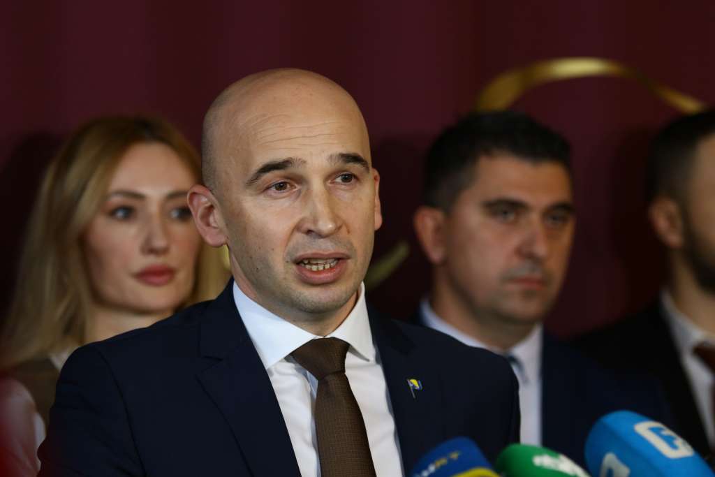 Pivić: UNZE će dobit novi kolektivni ugovor, 250 KM veće plate