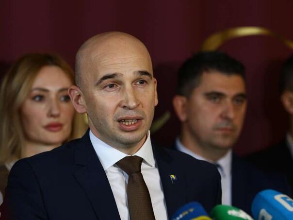 Pivić: UNZE će dobit novi kolektivni ugovor, 250 KM veće plate