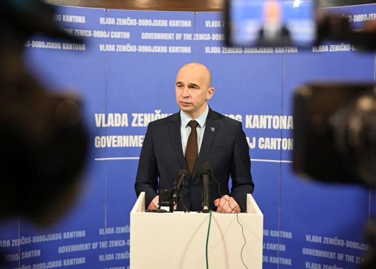 Pivić: Podrška Bećiroviću, šutnja o Željezari