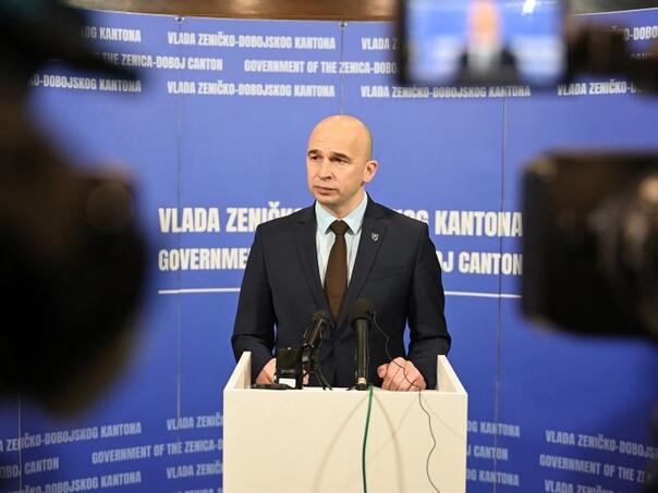 Pivić: Podrška Bećiroviću, šutnja o Željezari