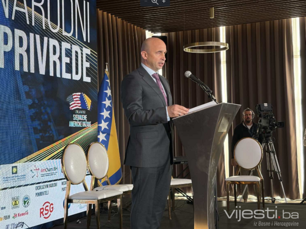 Pivić: Pogledajte kompanije u Tešnju, to je uspjeh