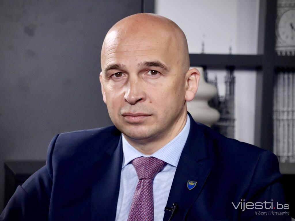 Pivić: Pustili su Željezaru u ruke čovjeku bliskom Dodiku!