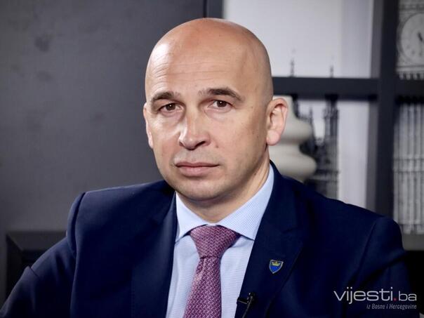 Pivić: Pustili su Željezaru u ruke čovjeku bliskom Dodiku!