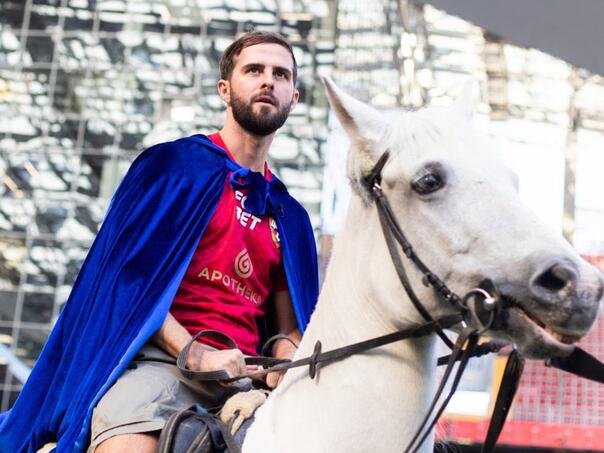 Pjanić 'na konju', zvanično se vratio u Evropu