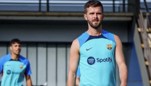 Pjanić putuje na pripreme Barcelone u SAD, "zadužio je" broj legende kluba