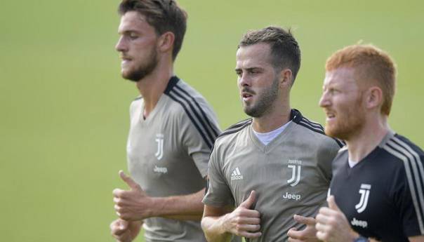 Pjanićev saigrač Rugani pozitivan na koronavirus!