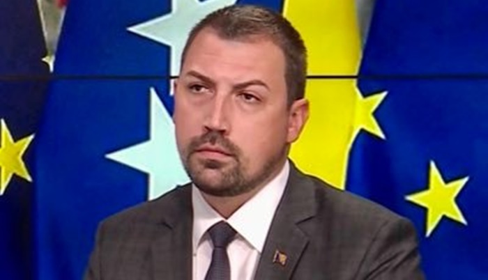 Plakalo sa Zaevom, Vučićem i Ramom