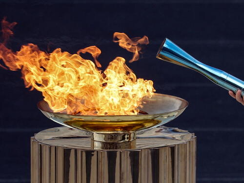 Plamen Zimskih olimpijskih igara zapaljen u Rimu