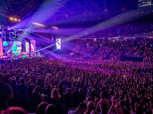 Plavi orkestar na Valentinovo oduševio Zagreb