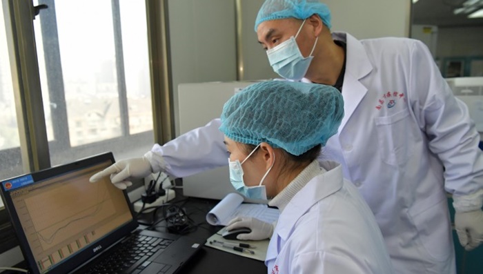 Plazma osoba koje su preboljele koronavirus pomaže u liječenju novih slučajeva