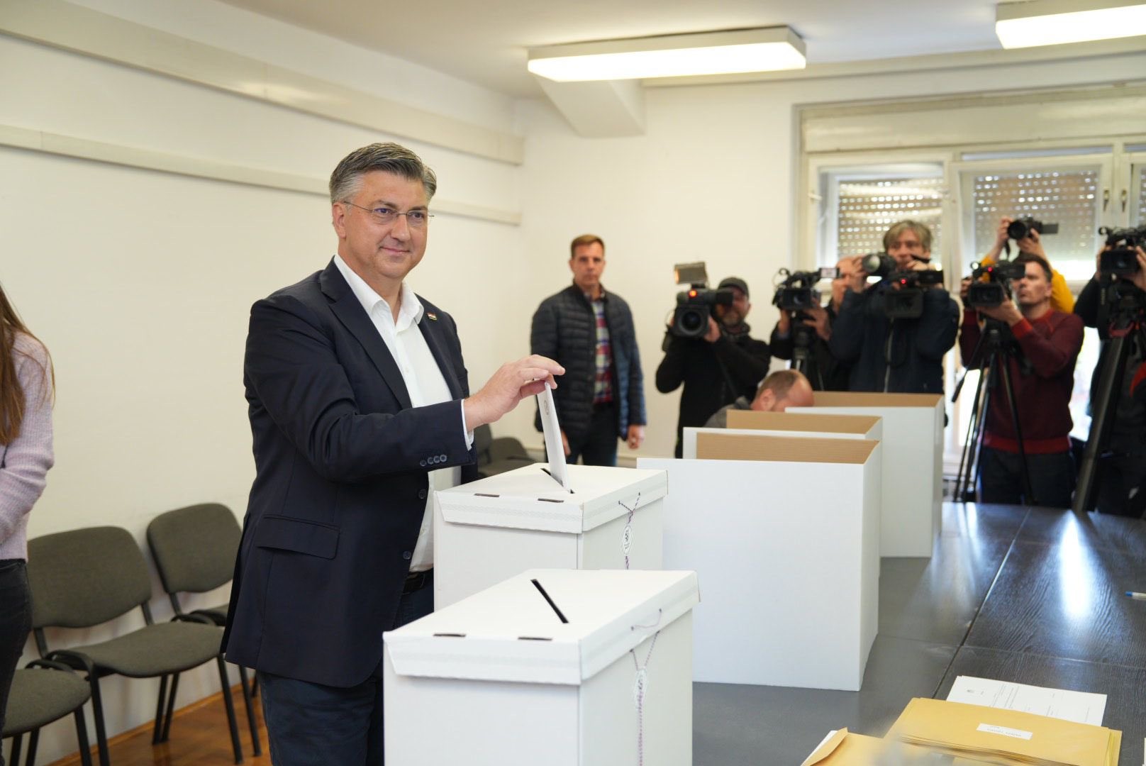 Plenković glasao u Zagrebu: Izbori su jedan lijepi demokratski test