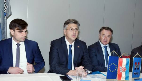 Plenković: Hrvatski policajci pomažu zaštitu vanjskih granica EU