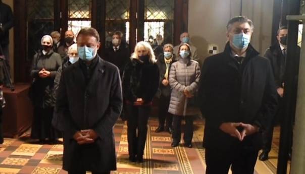 Plenković i Jandroković u crkvi na misi uprkos preporukama