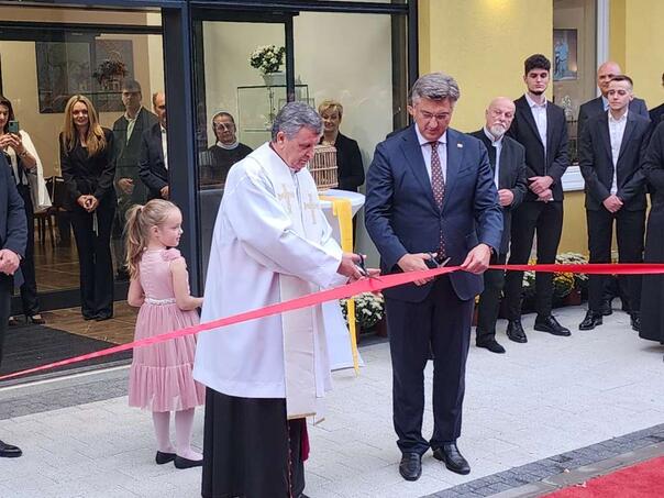 Plenković i nadbiskup Vukšić otvorili Pastoralno-socijalni centar Caritasa Vrhbosanske nadbiskupije