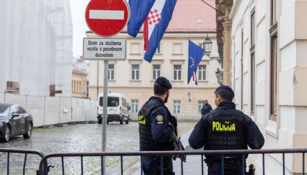 Plenković: Institucije djeluju, ali prijetnje postoje - policija i danas bila u vladi