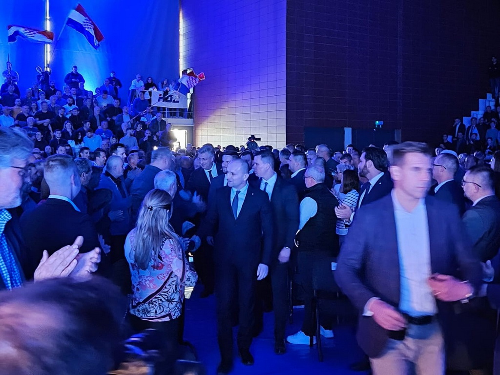 Plenković kao borac: Uz 'Eye of the Tiger' ušao u dvoranu