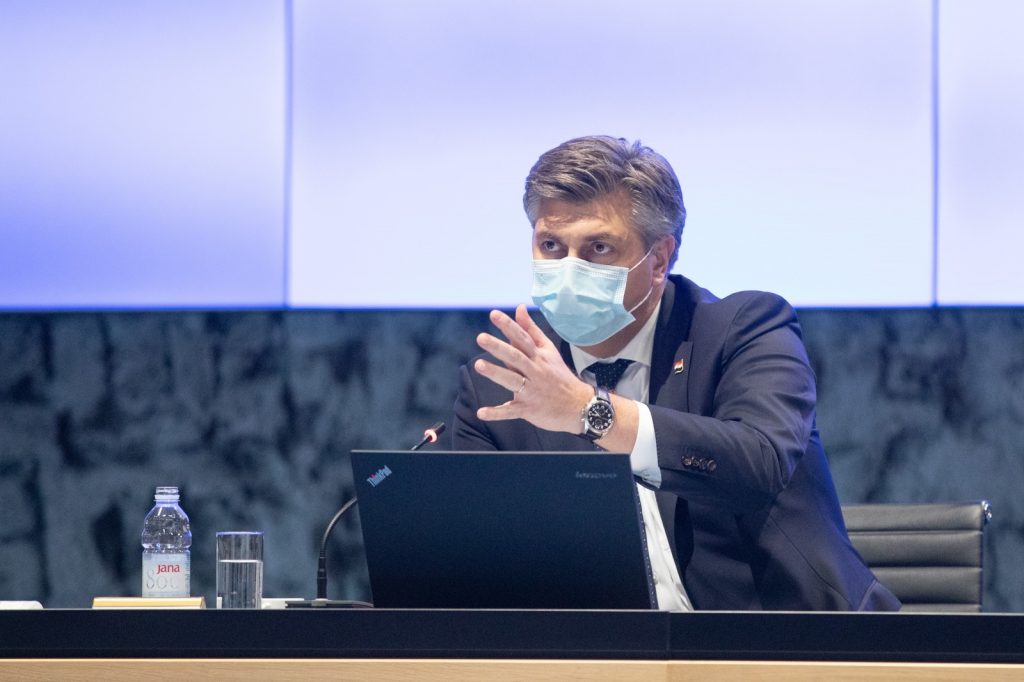 Plenković kasnio više od sat vremena, novinari napustili zakazanu konferenciju