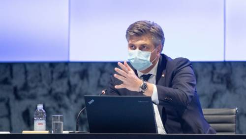 Plenković kasnio više od sat vremena, novinari napustili zakazanu konferenciju