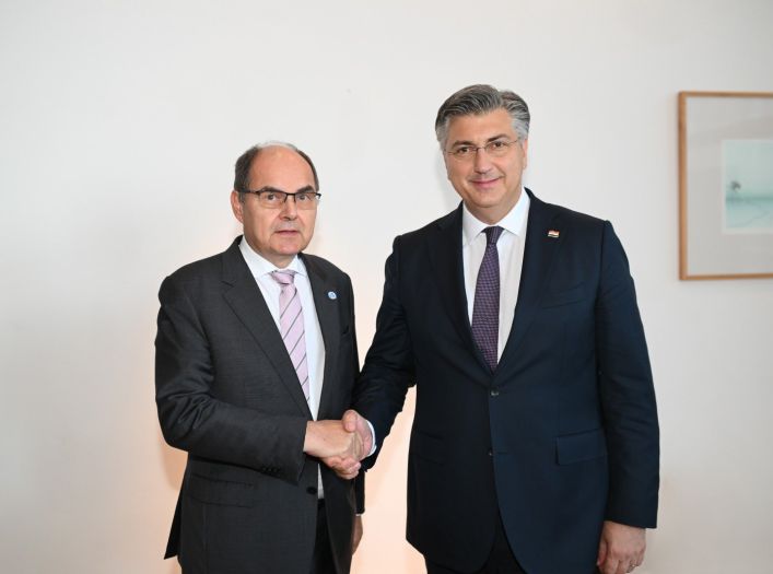 Plenković sa Schmidtom: Postići dogovor o izbornom zakonu