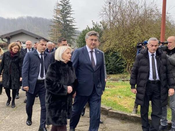 Plenković stigao u Banja Luku, dočekao ga Dodik