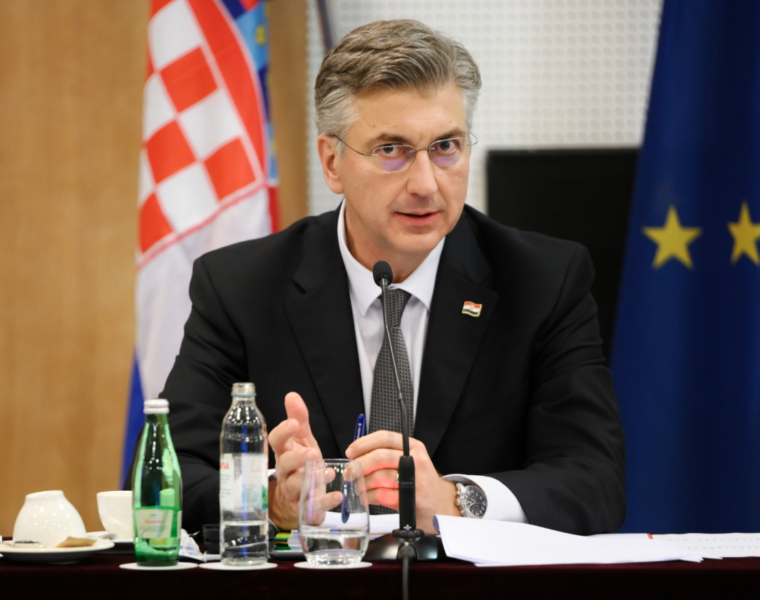 Plenković u Parizu i Berlinu nabavlja haubice i tenkove i raspravlja o BiH