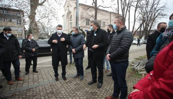 Plenković u posjeti Sisku: Građanima će biti na raspolaganju sve službe