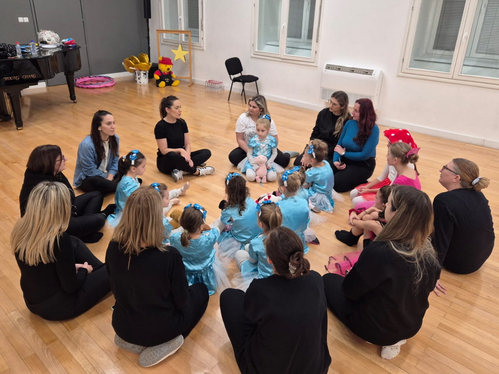 Plesni studio Flash organizovao radionicu jačanja porodičnih veza kroz ples i pokret