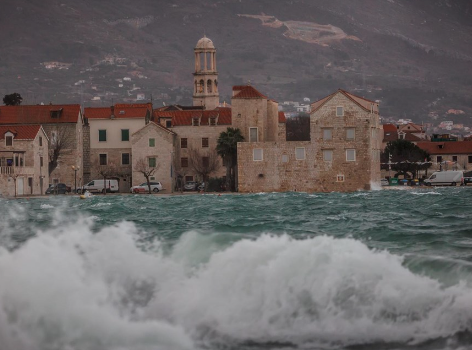 Plima od 95 centimetara ugrožava mnoge rive na Jadranu