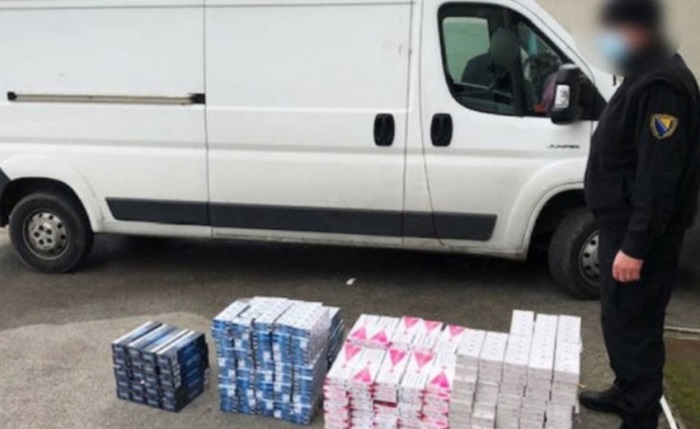 Pobjegao sa mjesta nezgode pa mu pronašli 32.490 paklica cigareta